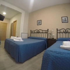Отель Hostal El Pilar Стандартный номер с различными типами кроватей фото 17