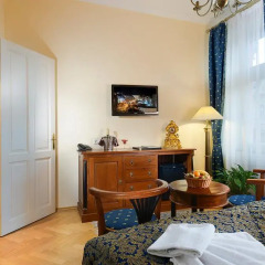 Salvator Hotel 4* Улучшенный номер с различными типами кроватей