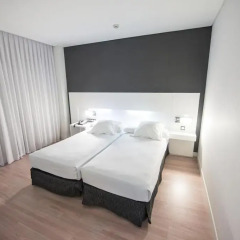 Отель Axor Feria 4* Стандартный номер с двуспальной кроватью фото 3