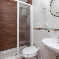 Romangelo 2 Hostel ванная