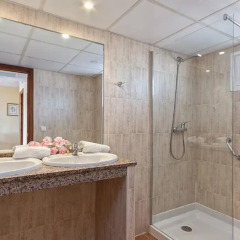 Отель Apartamentos Embajador Испания, Фуэнхирола - отзывы, цены и фото номеров - забронировать отель Apartamentos Embajador онлайн ванная
