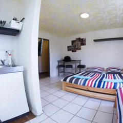Хостел Seven Prague Апартаменты с двуспальной кроватью фото 3
