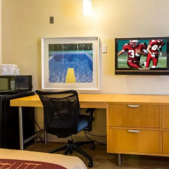 Отель Red Roof Inn Tulare - Downtown/Fairgrounds 2* Улучшенный номер с различными типами кроватей фото 2