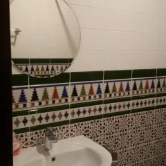 Гостиница Inn Vosmoe Nebo в Михайловске отзывы, цены и фото номеров - забронировать гостиницу Inn Vosmoe Nebo онлайн Михайловск ванная