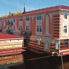 Отель Perlyna Dnipra Киев приотельная территория