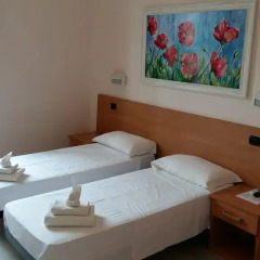 Отель Friendship Place 3* Стандартный номер с двуспальной кроватью фото 22