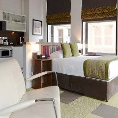 Отель ROOMZZZ Студия Делюкс