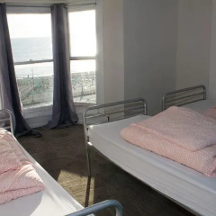 The Grapevine Seafront - Hostel комната для гостей фото 11