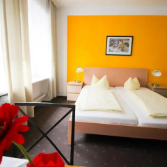 Отель Pension/Guesthouse am Hauptbahnhof Стандартный номер с двуспальной кроватью (общая ванная комната) фото 28