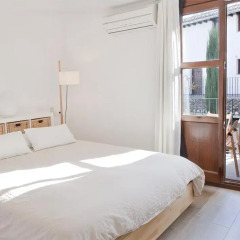 Отель Smart Suites Albaicin Apartamento Апартаменты с различными типами кроватей