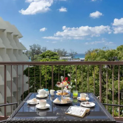 Отель Andaman Embrace Patong 5* Номер Делюкс с двуспальной кроватью фото 13