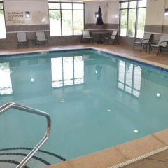 Отель Hampton Inn & Suites Sharon, PA бассейн фото 3