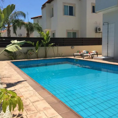 Отель Orcadia Holiday Villa Кипр, Протарас - отзывы, цены и фото номеров - забронировать отель Orcadia Holiday Villa онлайн бассейн