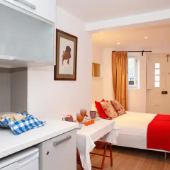 Отель Alfama Yellow House 2* Студия с различными типами кроватей