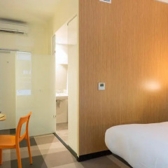 Отель easyHotel Brussels City Centre 3* Стандартный номер с различными типами кроватей фото 8