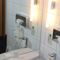 Отель Concorde Hotel am Studio Германия, Берлин - 7 отзывов об отеле, цены и фото номеров - забронировать отель Concorde Hotel am Studio онлайн ванная фото 2