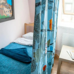 Angel Court Yard Hostel Кровать в общем номере с двухъярусной кроватью фото 35
