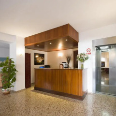 Отель Hostal Cervantes интерьер отеля фото 2
