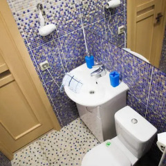 Гостиница Studio Apatment on Plekhanova 32 в Рыбинске отзывы, цены и фото номеров - забронировать гостиницу Studio Apatment on Plekhanova 32 онлайн Рыбинск ванная фото 2