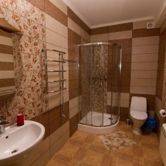 Гостиница Villa Bavaria Украина, Бердянск - отзывы, цены и фото номеров - забронировать гостиницу Villa Bavaria онлайн ванная