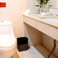Pazhou Hotel 3* Стандартный номер с различными типами кроватей фото 4