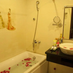 A25 Hotel - Nguyen Cu Trinh 2* Номер Делюкс с различными типами кроватей фото 2