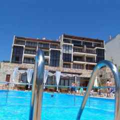 Отель Apartcomplex Dolce Vita бассейн
