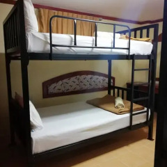 Отель Priew Wan Guesthouse 3* Кровать в общем номере фото 3