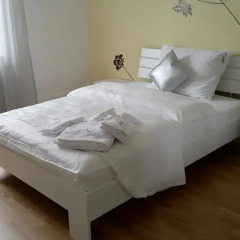 Отель Residence Serviced House Стандартный номер с двуспальной кроватью (общая ванная комната) фото 3