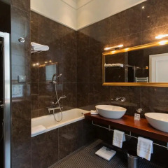 Отель Grandhotel Pupp ванная