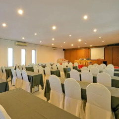 Отель Lanta Sand Resort & Spa