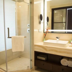 Kingdom Narada Grand Hotel 4* Номер Бизнес с различными типами кроватей