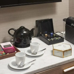 Отель DoubleTree By Hilton London Excel 4* Люкс повышенной комфортности с различными типами кроватей фото 9