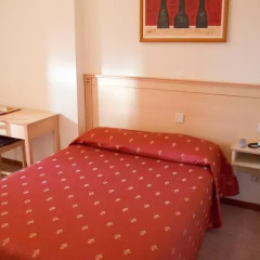 Отель Residencial Lar do Areeiro 2* Стандартный номер с различными типами кроватей фото 8
