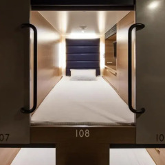 Отель Y's Cabin Yokohama Kannai 2* Капсула в мужском общем номере фото 3