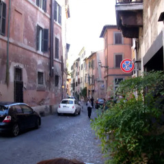Апартаменты Trastevere Roomy Apartment парковка
