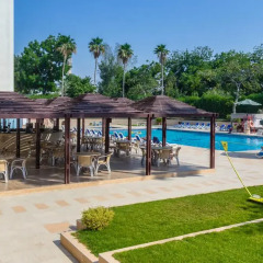 Beach Hotel by Bin Majid Hotels & Resorts бассейн фото 2