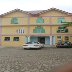 A & T Hotel парковка