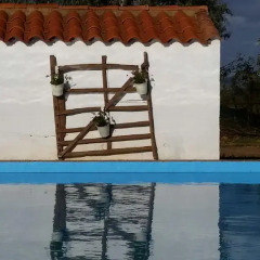 Отель Casa Rural Valdezaque Ла-Гарровилья бассейн фото 2