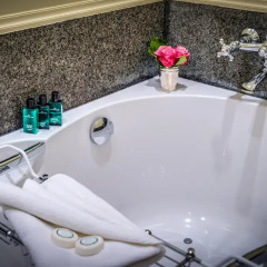 Отель Exclusive Guesthouse Bonifacius 4* Полулюкс с различными типами кроватей фото 2