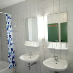 Haus International Hostel Кровать в общем номере с двухъярусными кроватями фото 5