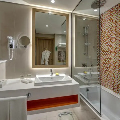 Al Khoory Atrium Hotel 4* Номер Делюкс с различными типами кроватей
