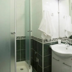 Отель Central Old Town Rooms Стандартный номер с различными типами кроватей фото 18