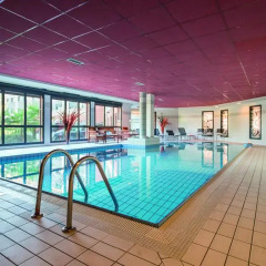 Отель Appart'City Confort Toulouse Aéroport Blagnac Франция, Бланьяк - отзывы, цены и фото номеров - забронировать отель Appart'City Confort Toulouse Aéroport Blagnac онлайн бассейн фото 2