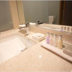 Lotte City Hotel Myeongdong 4* Стандартный номер с двуспальной кроватью фото 3