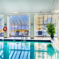 Отель Pinnacle Hotel Harbourfront Канада, Ванкувер - отзывы, цены и фото номеров - забронировать отель Pinnacle Hotel Harbourfront онлайн бассейн фото 2