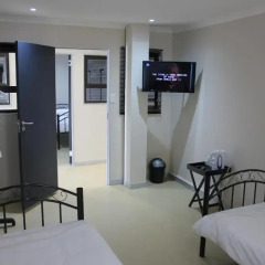 Grande Kloof Boutique Hotel 3* Стандартный номер с двухъярусной кроватью (общая ванная комната) фото 6