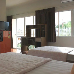 Ananas Phuket Central Hostel Пхукет комната для гостей фото 3
