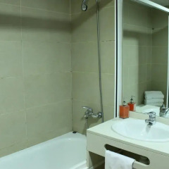 Отель Hostal Fina Испания, Барселона - отзывы, цены и фото номеров - забронировать отель Hostal Fina онлайн ванная фото 2