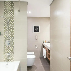 Отель Hilton Garden Inn Dubai Al Muraqabat 4* Улучшенный номер с различными типами кроватей